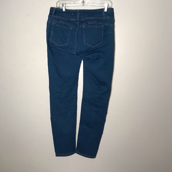 Jeans - Picture 7 of 7